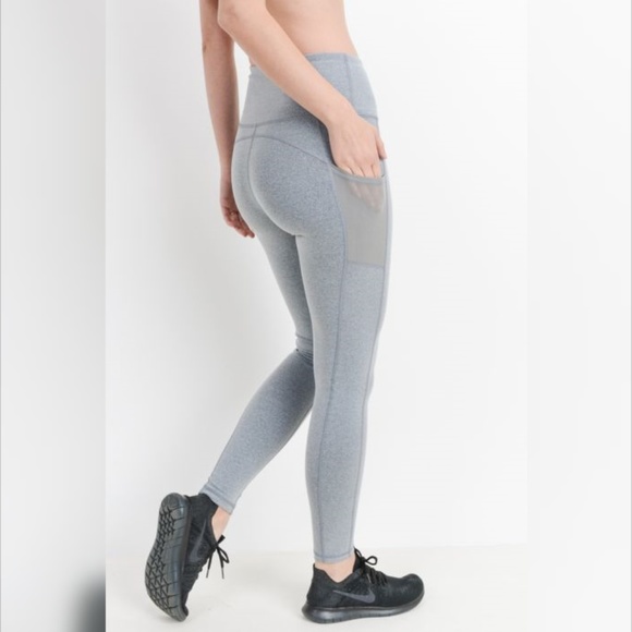 Highwaist Essential Leggings with Mesh Pockets - Picture 4 of 8